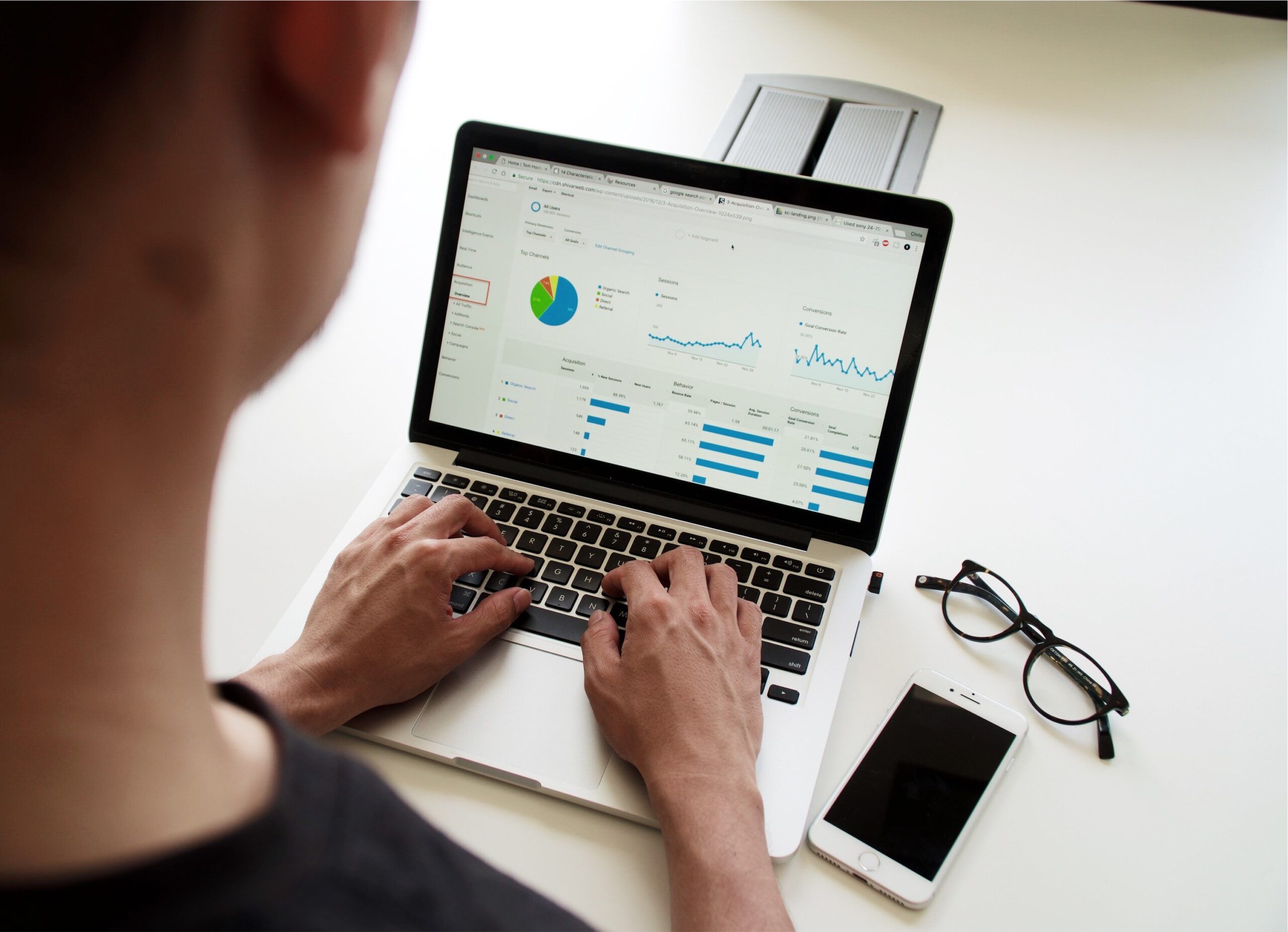 campaign-creators-pypeCEaJeZY-unsplash IT development and data analysis